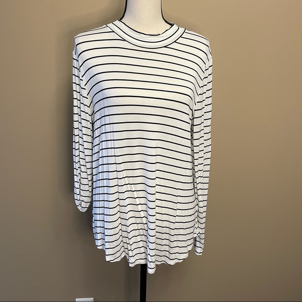 Maurices 24/7 Long sleeve stripe top. Size Large